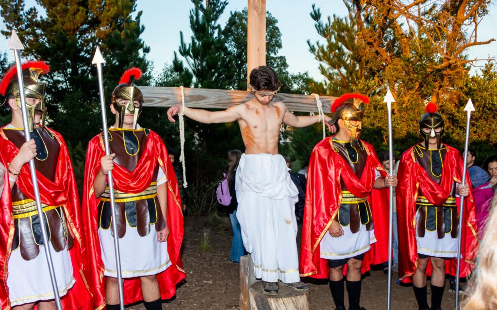 Vía Crucis en el Liceo Alemán del Verbo Divino de Los Ángeles
