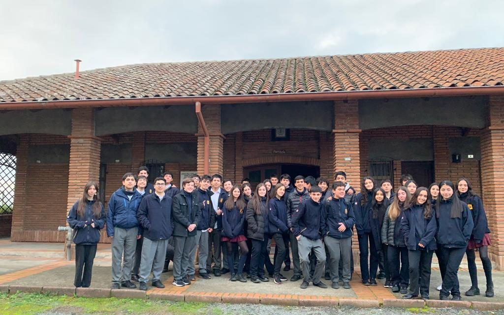 <strong><em>Alumnos del Liceo Alemán del Verbo Divino visitan Monasterio de las Hermanas Clarisas</em></strong>