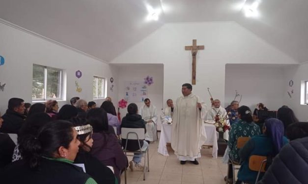 Inauguración de nueva capilla de comunidad cristiana de Mahuidache